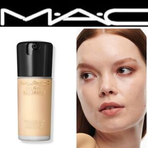 MAC Cosmetics Studio Radiance Serum-Powdered Foundation